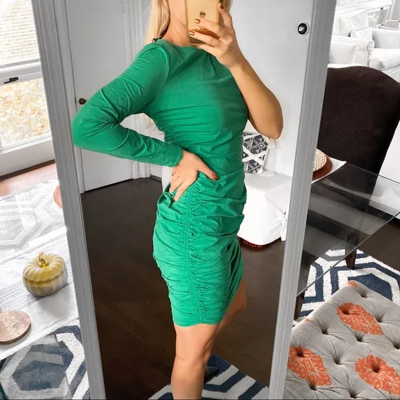 💚 ZARA GREEN COLD SHOULDER RUCHED FIT &amp; FLARE DRESS!