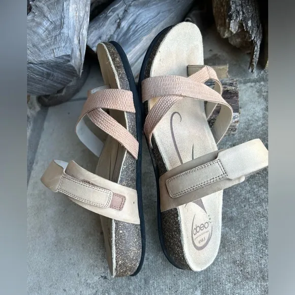 ABEO Bryce leather slip on thong tan sandal w/comfort bio system Sz-8.5.  A