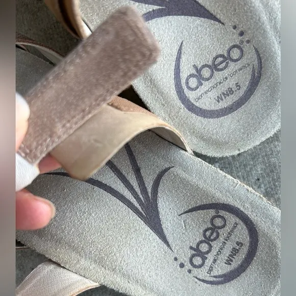 ABEO Bryce leather slip on thong tan sandal w/comfort bio system Sz-8.5.  A