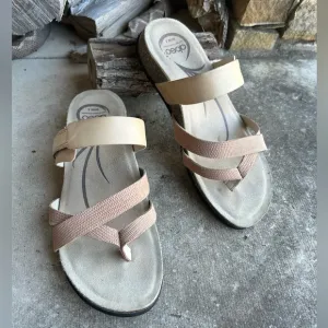 ABEO Bryce leather slip on thong tan sandal w/comfort bio system Sz-8.5.  A