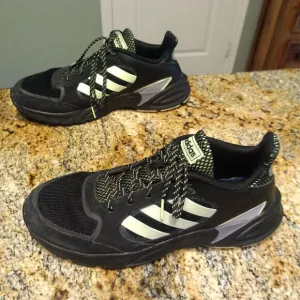 Adidas 90s Valasion Running Shoes Sneakers Black Hi-Res Green Men's Sz 9 EG5639