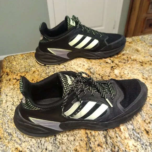 Adidas 90s Valasion Running Shoes Sneakers Black Hi-Res Green Men's Sz 9 EG5639