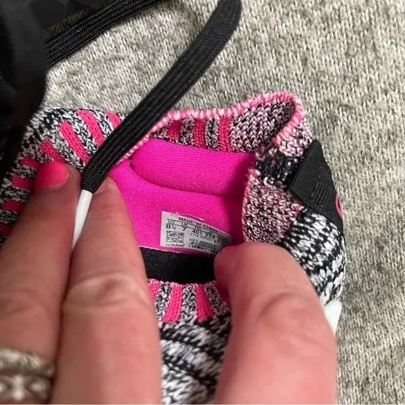 Adidas Ultra Boost Women's 8.5 Pink Breast Cancer Ribbon Knit Shoes