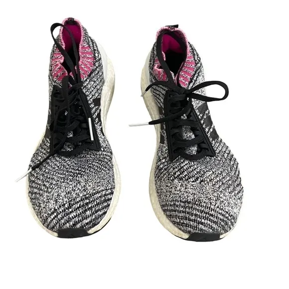Adidas Ultra Boost Women's 8.5 Pink Breast Cancer Ribbon Knit Shoes