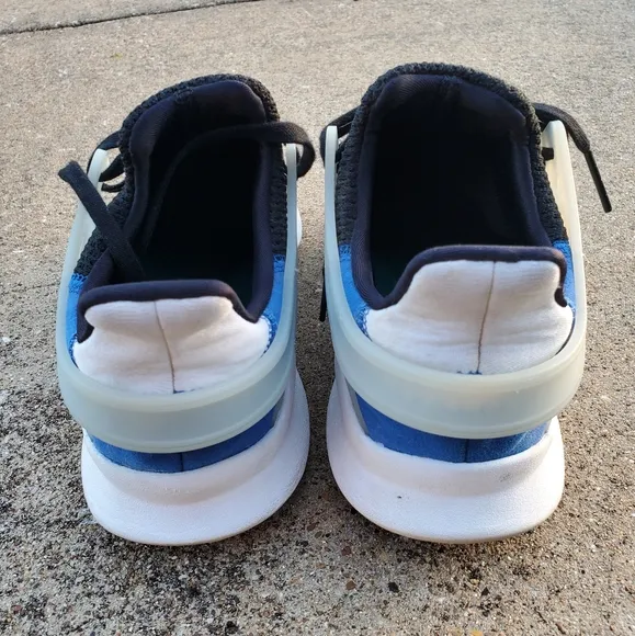 Adidas Walking Shoes sz 7