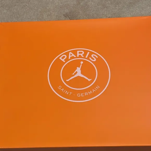 Air Jordan Retro 6 Low PSG