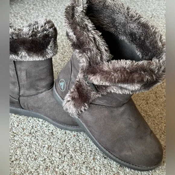 Airwalk Winter Snow Boots - Brown Fur Accent - Women’s Size 12 - Flexible Fabric