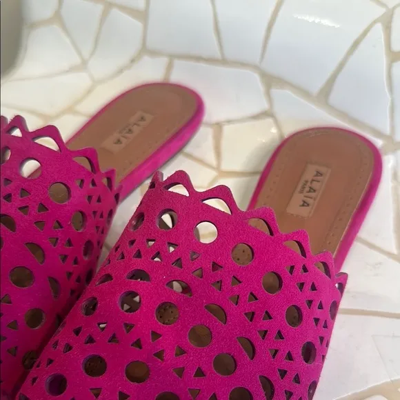 Alaia Pink laser cut suede Slides Sandals