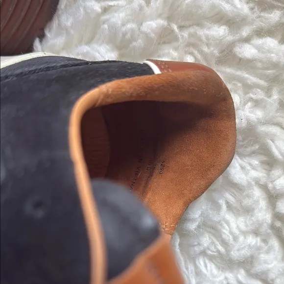 ALLEN EDMONDS- Port Washington 1922 - Size 10 Men's Black and Brown Snea…