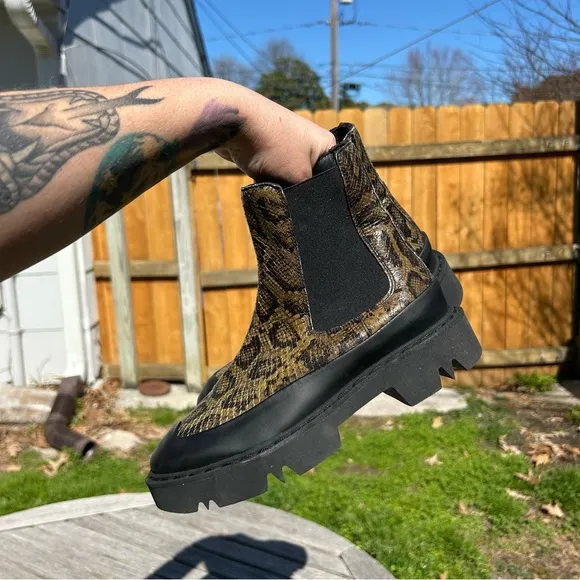Aquatalia Holly Snake Print Lug Sole Chelsea Ankle Boots size 6.5