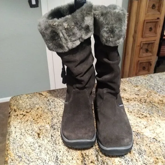 Baffin Katie Tall Winter Snow Boots Gray Suede Faux Fur MIKU-W008 Women's Sz 8