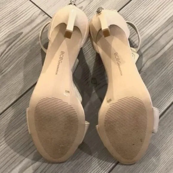 Bcbgenwration Nude Sandals‎