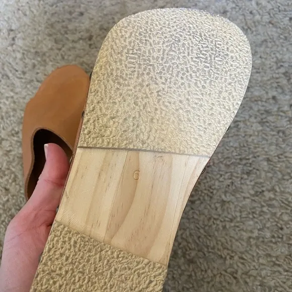 beek Women’s Monarch Sandals Wooden &amp; Leather Size 6 NWOT Slides