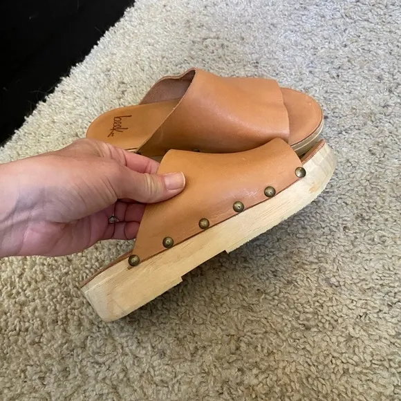 beek Women’s Monarch Sandals Wooden &amp; Leather Size 6 NWOT Slides