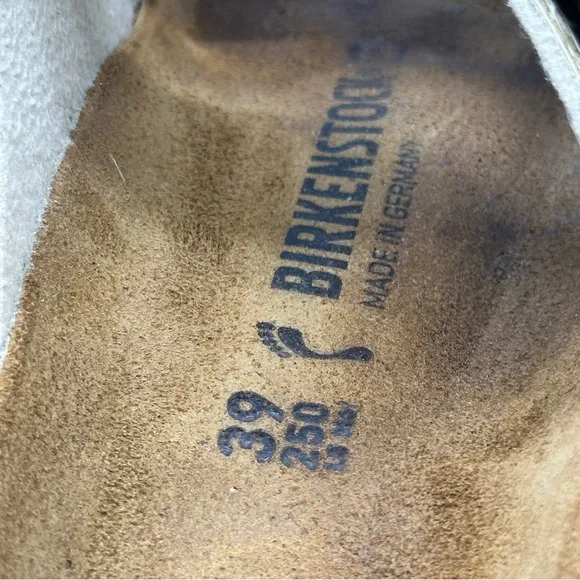 Birkenstock Arizona Good Snakeskin Sandals. Size 8