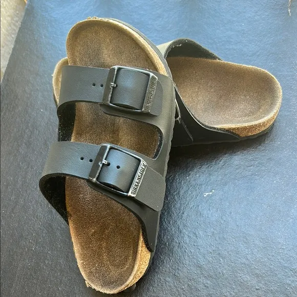 Birkenstock Black Sandals with Contoured Footbed and Adjustable Straps Zize 8