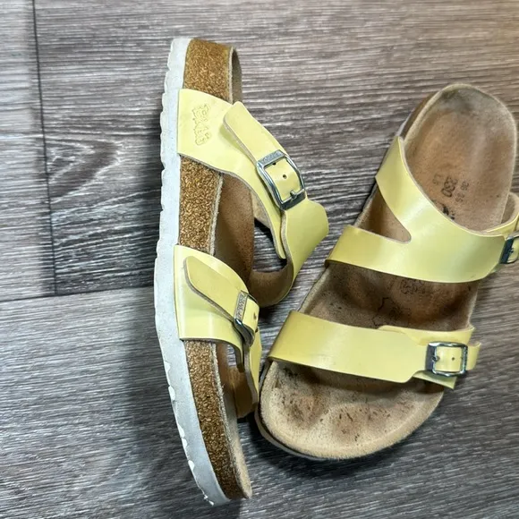 Birkis Birkenstock sandals woman’s 36 (d197)