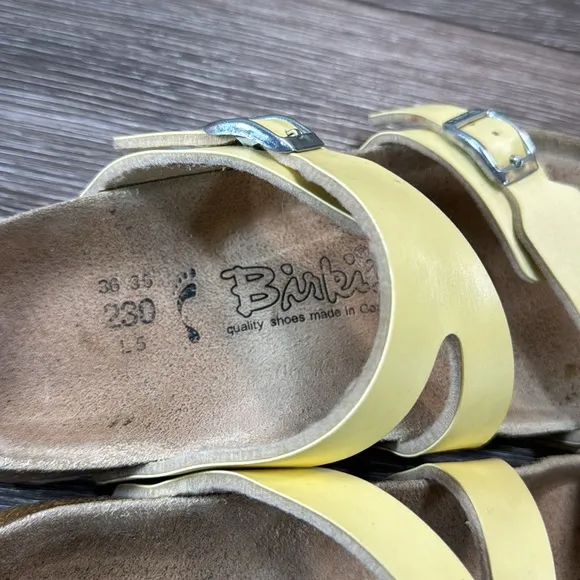 Birkis Birkenstock sandals woman’s 36 (d197)