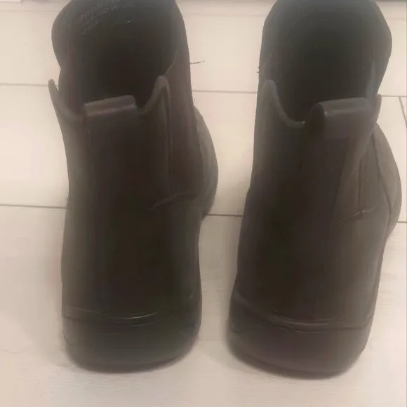 Black Born Keather  Boots Siize 7