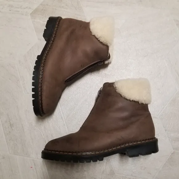 Blondo Waterproof Brown Leather Chunky Heel White Sherpa Cuff Zip Ankle Boots 7