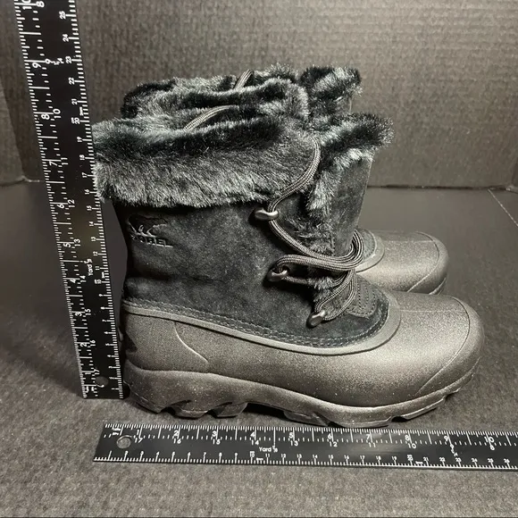 BNWOB Snow Angel Boots 6 M PRICE VERY FIRM!