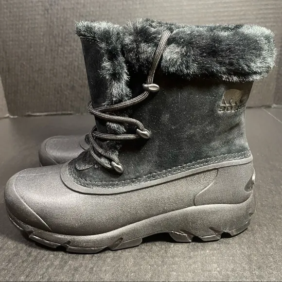 BNWOB Snow Angel Boots 6 M PRICE VERY FIRM!