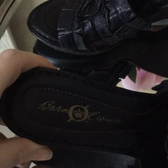 BORN genuine leather sandals