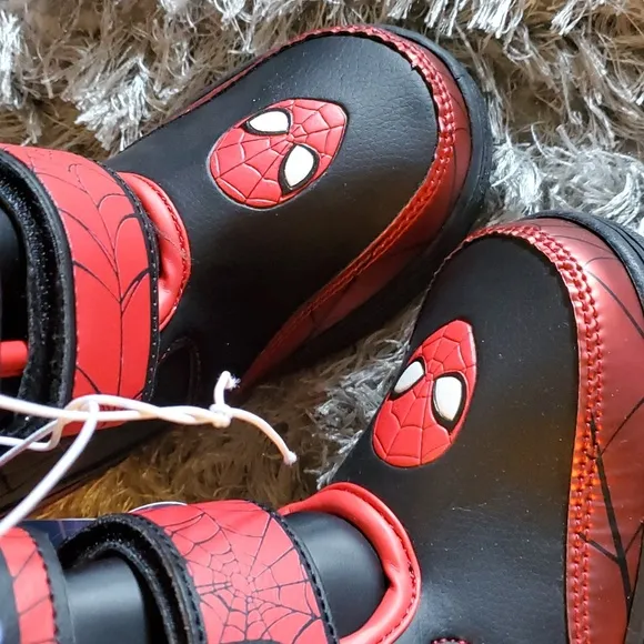Boy's Light Up Spiderman Snow Boots