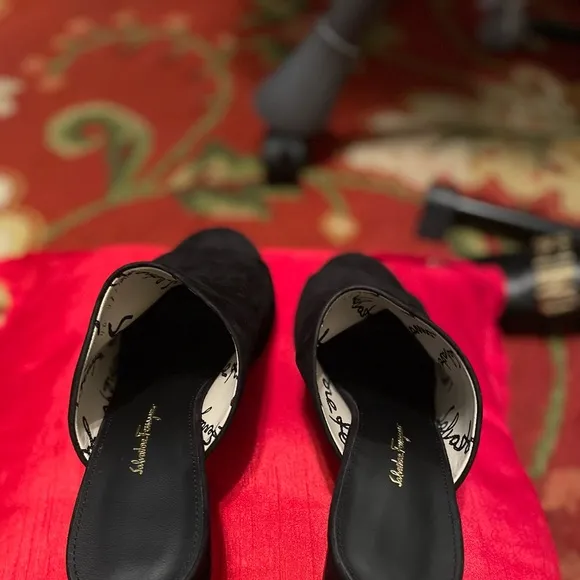 Brand new authentic Salvatore Ferragamo woman dress shoes