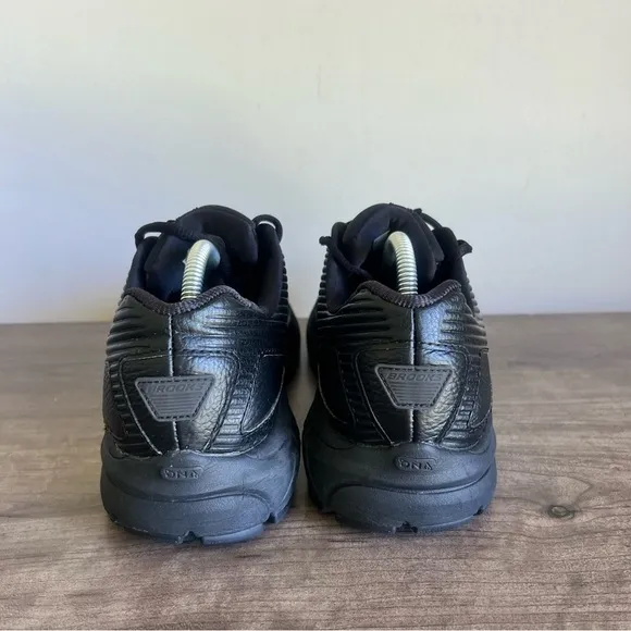Brooks Addiction Triple Black Women's Walking Shoe Size 7.5 SKU#24826