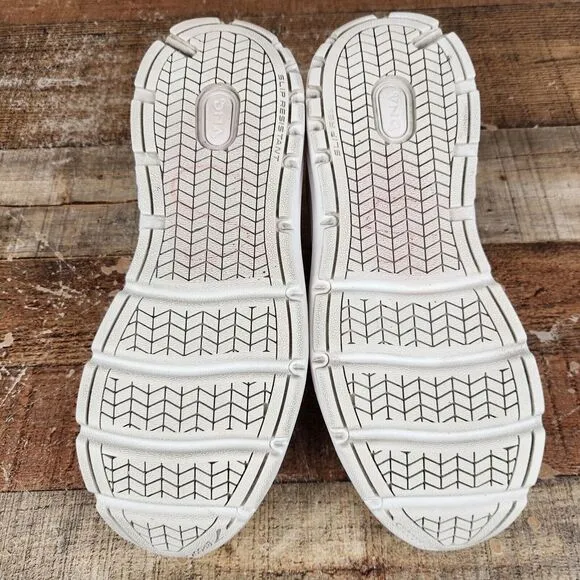 Brooks Addiction Walker V-Strap 2 Men's Sz 10 D White Hook &amp;‎ Loop Walking Shoes