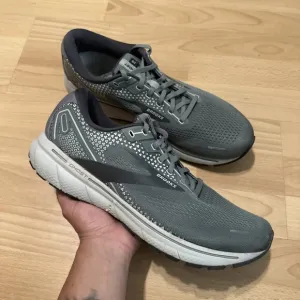 Brooks Ghost 14 Mens Size 13 Gray White Athletic Running Walking Shoes Sneakers