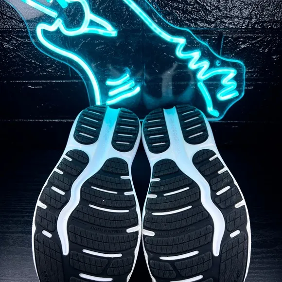 Brooks Ghost Max 2 Men’s Running Gym Walking Shoes Sneakers Black White - 10.5