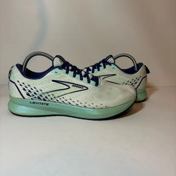 Brooks Levitate 5 Shoes Women 10.5 B White Teal Running Walking Athletic Sneaker