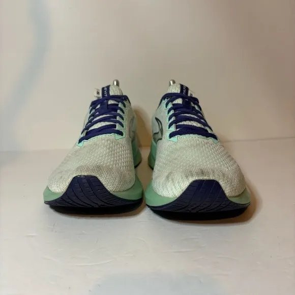 Brooks Levitate 5 Shoes Women 10.5 B White Teal Running Walking Athletic Sneaker