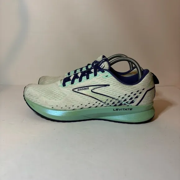 Brooks Levitate 5 Shoes Women 10.5 B White Teal Running Walking Athletic Sneaker