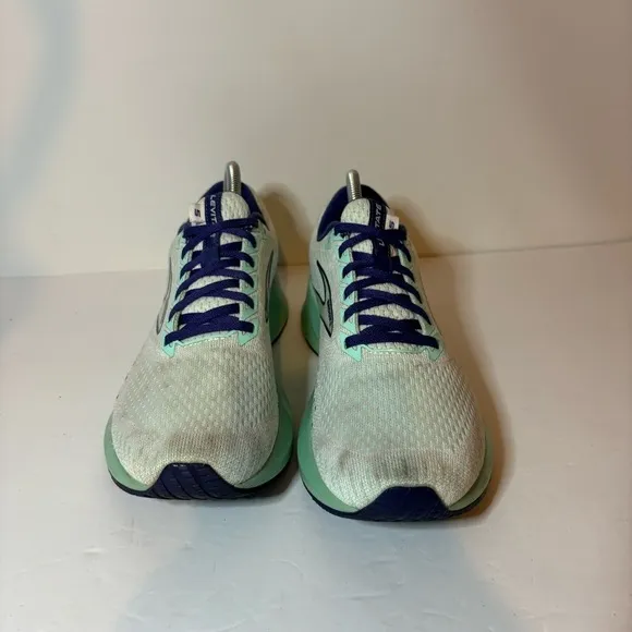 Brooks Levitate 5 Shoes Women 10.5 B White Teal Running Walking Athletic Sneaker