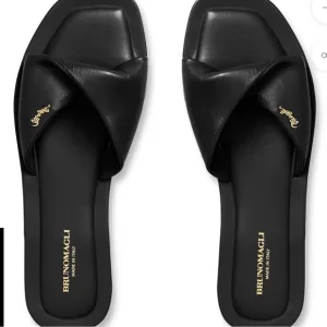 Bruno Magli Francis Sandals. NWOT