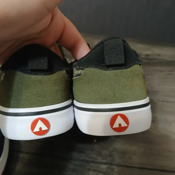BUNDLE Airwalk Blue and Green Sneakers Versatile Casual Style Boy's Sz 3 &amp; 4