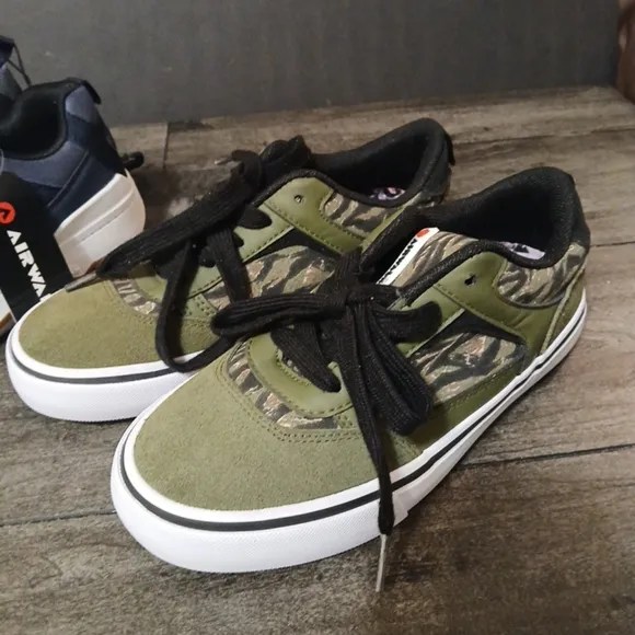 BUNDLE Airwalk Blue and Green Sneakers Versatile Casual Style Boy's Sz 3 &amp; 4