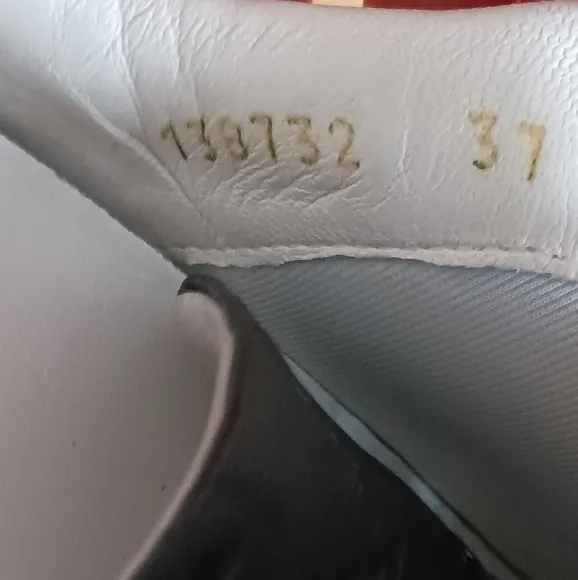 COPY - Gucci Icon GUCCISSIMA  Black Sneakers size 37  box