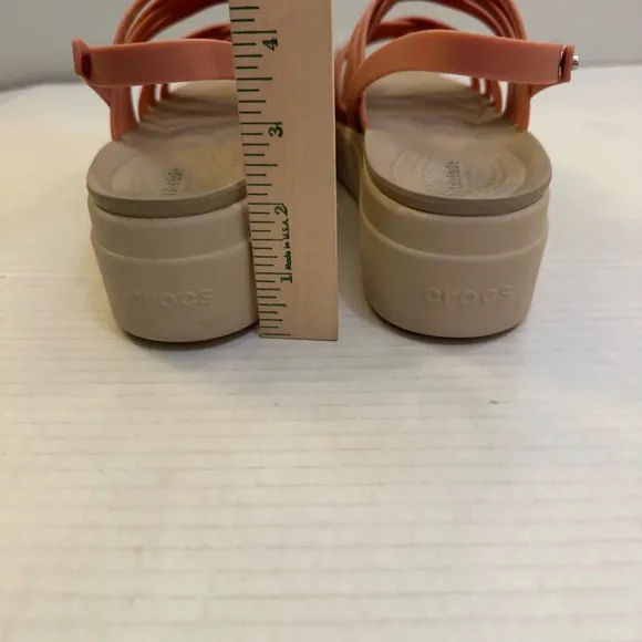 Crocs Brooklyn Strappy Lowwdg Lite Ride Sandals