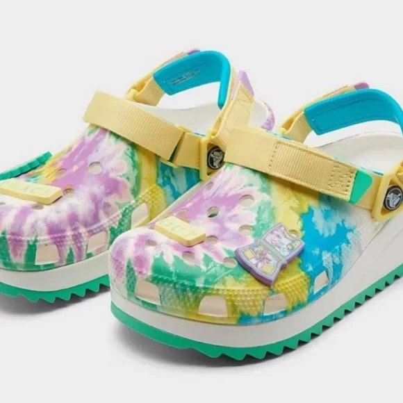 CROCS CLASSIC HIKER &quot;PEACE OUT&quot; ✌️ CROC SHOES - WOMEN'S SIZE 7