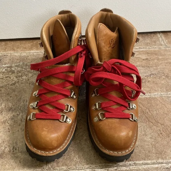Danner Mountain LT Cascade Tan Leather Hiking Boots with Red Laces