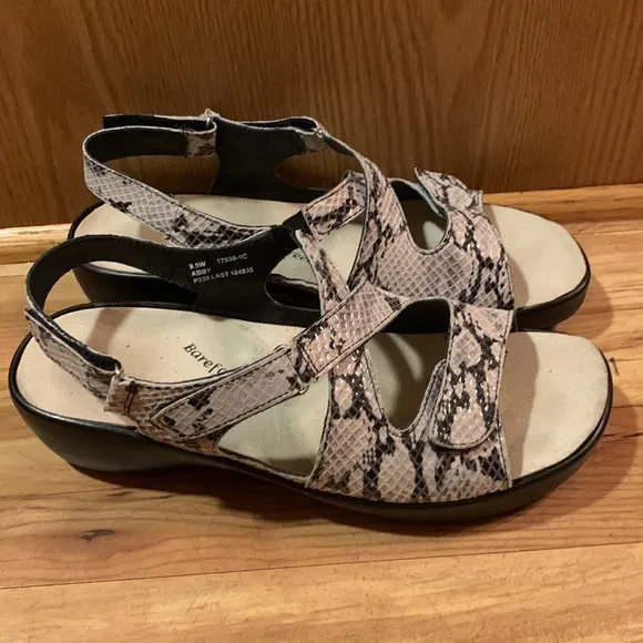 Drew Abby 9.5 Wide reptile print black taupe adjustable orthotic sandals EUC