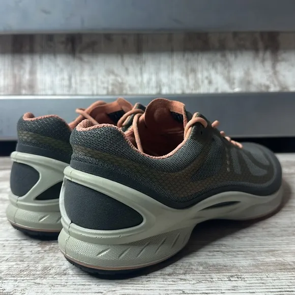 Ecco Biom Fjuel Tie Walking Shoes Women’s Sz 11