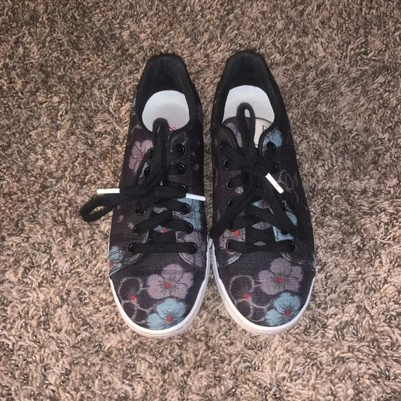 Ellen Degeneres Floral Chapala Sneakers Size 7.5