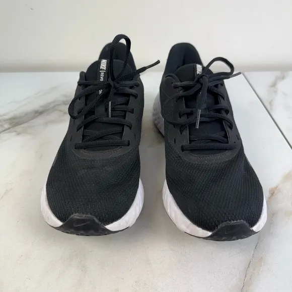 EUC Nike Men's Revolution 5 Running Shoes Sneakers, Black White, Sz 11
