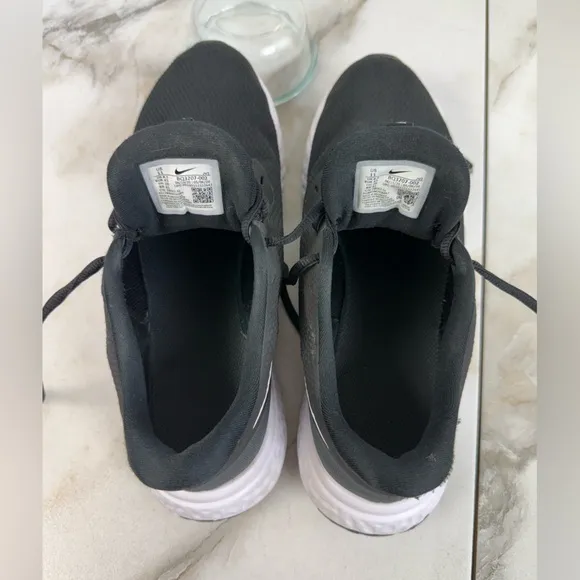 EUC Nike Men's Revolution 5 Running Shoes Sneakers, Black White, Sz 11