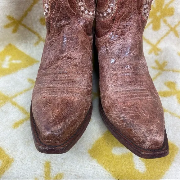 Ferrini distressed crackle leather boots cognac color. Size 6B